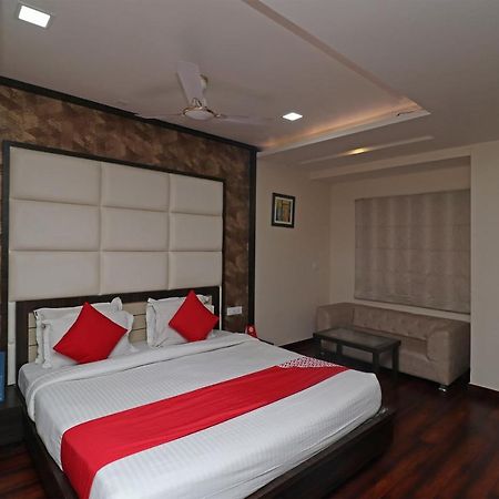 Oyo 29382 Golden Laurel Inn Deoria Zewnętrze zdjęcie
