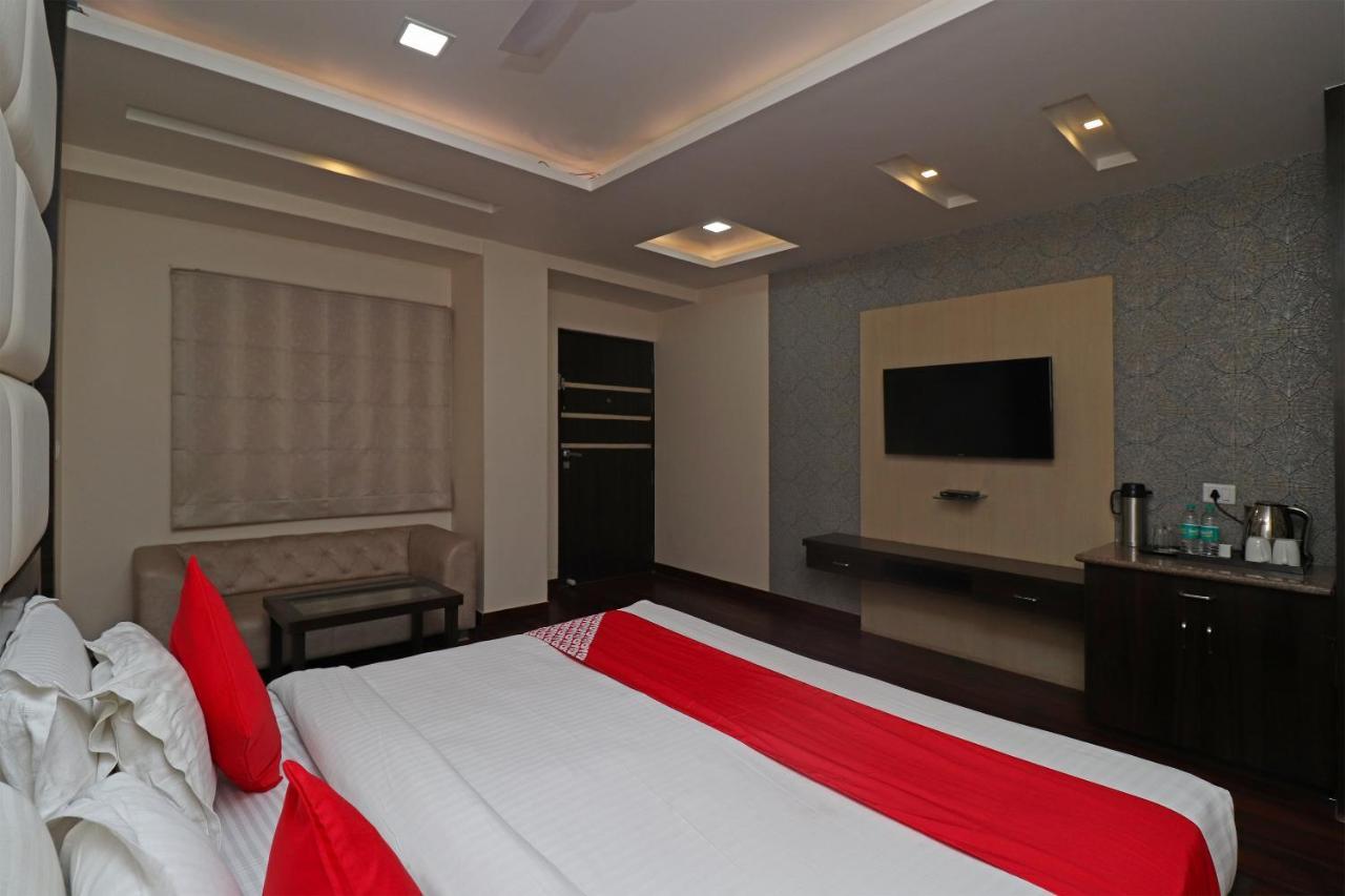 Oyo 29382 Golden Laurel Inn Deoria Zewnętrze zdjęcie